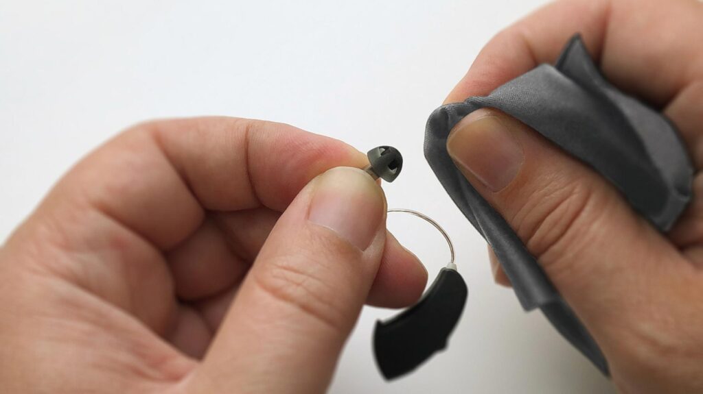 How to clean hearing aids image